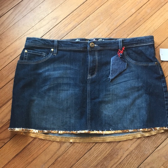 Vanilla Star Dresses & Skirts - NWT Vanilla Star denim mini skirt